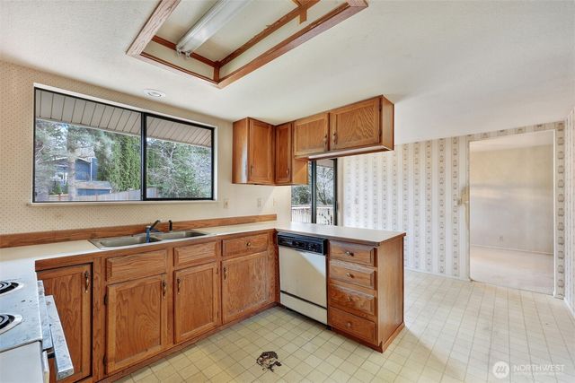 19624 62nd Avenue NE, Kenmore, WA 98028