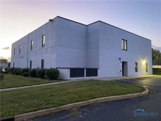 2900 Carskaddon Avenue, Toledo, OH 43606