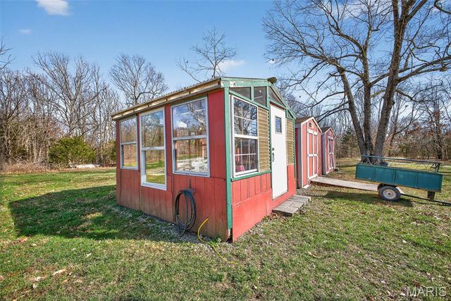 19661 Clover Road, Lebanon, MO 65536