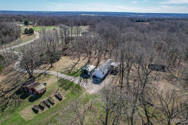 19661 Clover Road, Lebanon, MO 65536