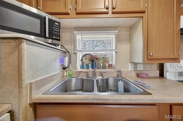 19661 Clover Road, Lebanon, MO 65536