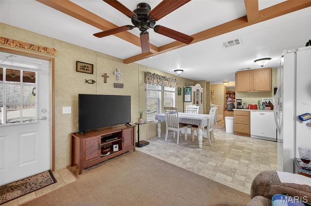 19661 Clover Road, Lebanon, MO 65536