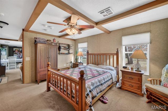 19661 Clover Road, Lebanon, MO 65536