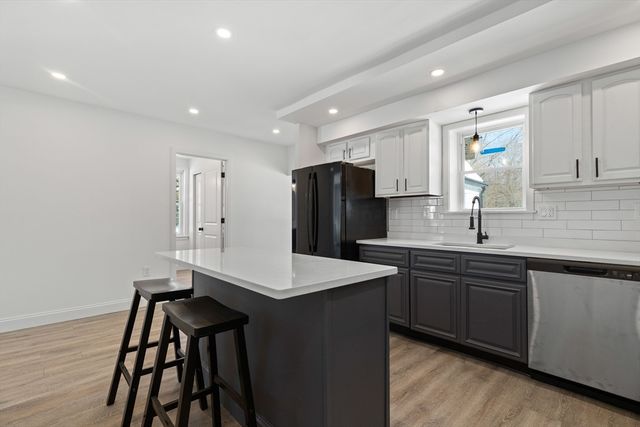 949 Union St, Rockland, MA 02370