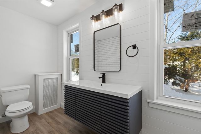 949 Union St, Rockland, MA 02370