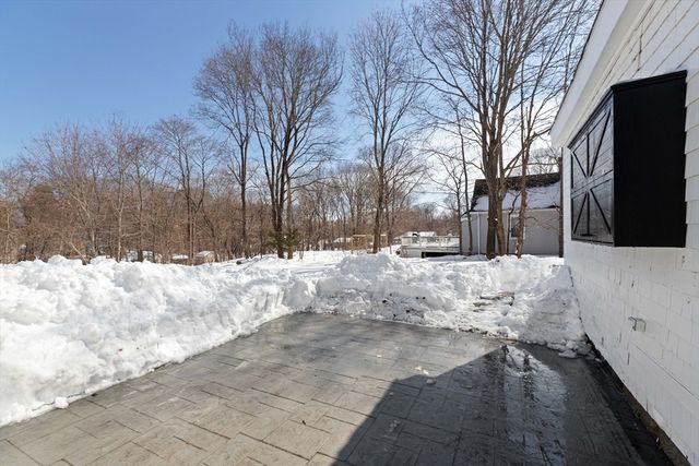 949 Union St, Rockland, MA 02370