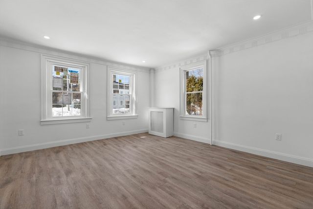 949 Union St, Rockland, MA 02370