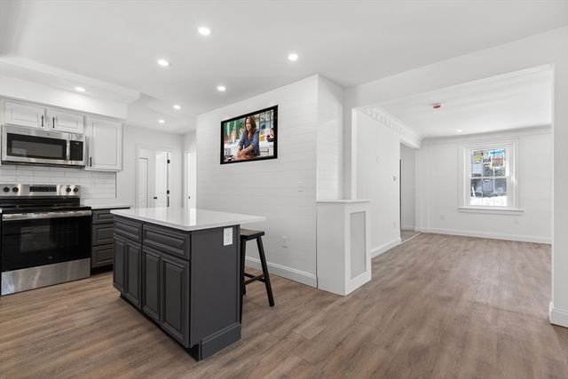 949 Union St, Rockland, MA 02370