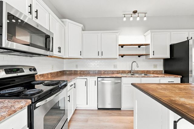 15505 Cromwillow Court, Huntertown, IN 46748