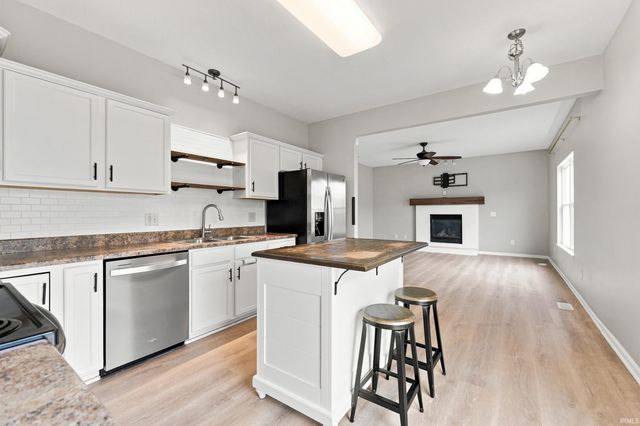 15505 Cromwillow Court, Huntertown, IN 46748