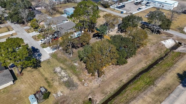 3395 Avenue G, Dickinson, TX 77539