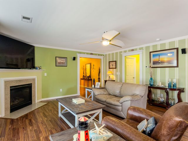 408 Lakewind Drive, Moncks Corner, SC 29461