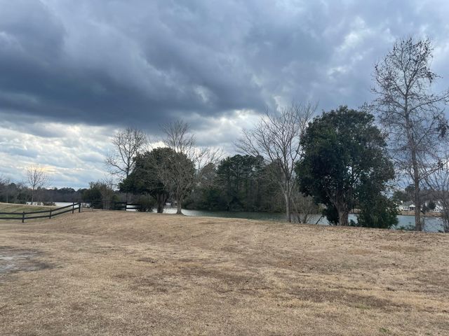 408 Lakewind Drive, Moncks Corner, SC 29461