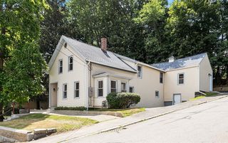 46 Maple St, Fitchburg, MA 01420