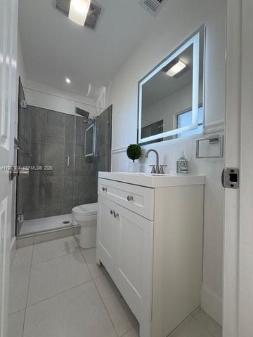 4556 Woodmere Ln, Lake Worth, FL 33463