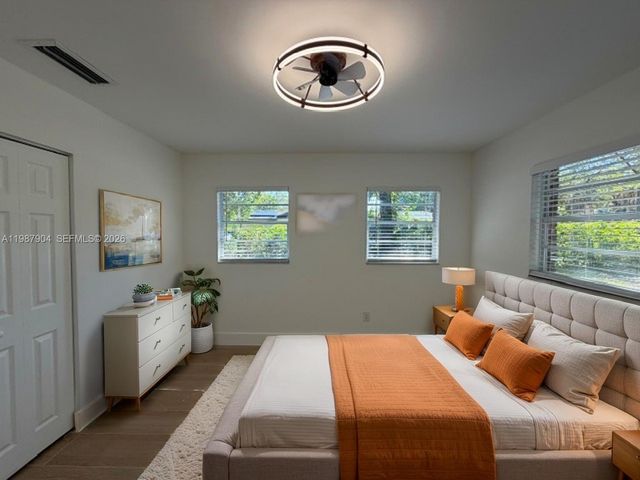 4556 Woodmere Ln, Lake Worth, FL 33463