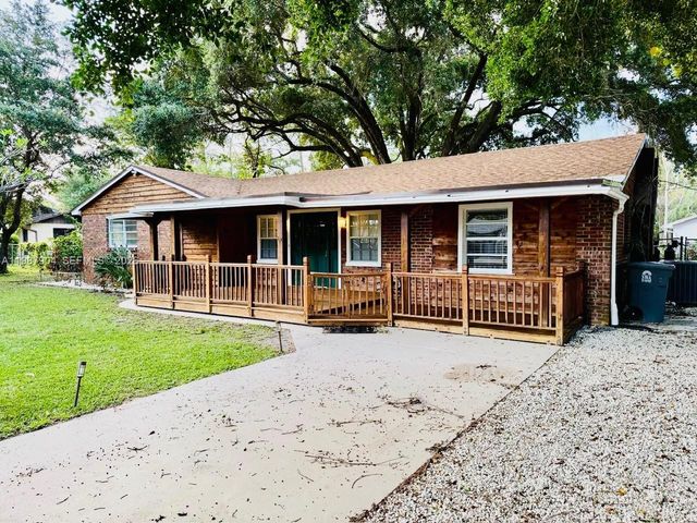4556 Woodmere Ln, Lake Worth, FL 33463