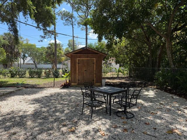 4556 Woodmere Ln, Lake Worth, FL 33463
