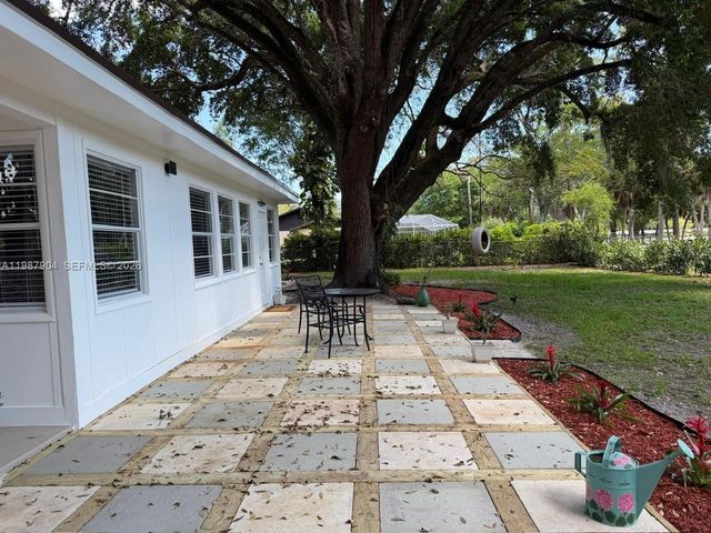 4556 Woodmere Ln, Lake Worth, FL 33463