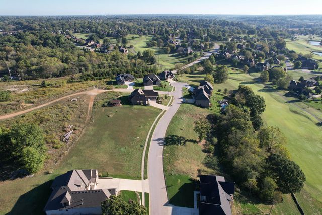 3240 W Bluffview Street, Springfield, MO 65810