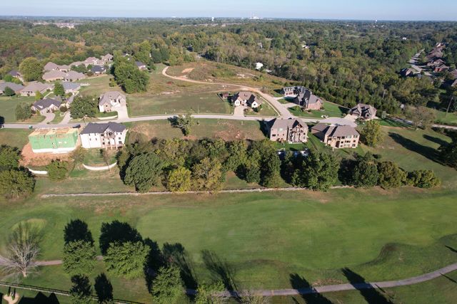 3240 W Bluffview Street, Springfield, MO 65810