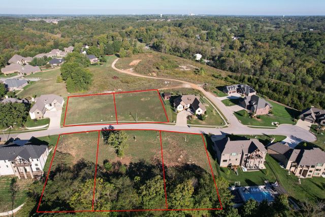 3240 W Bluffview Street, Springfield, MO 65810