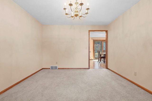 2055 LYNN DRIVE, Neenah, WI 54956