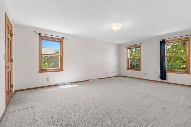 2055 LYNN DRIVE, Neenah, WI 54956