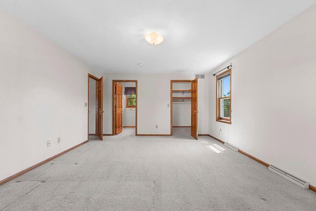 2055 LYNN DRIVE, Neenah, WI 54956