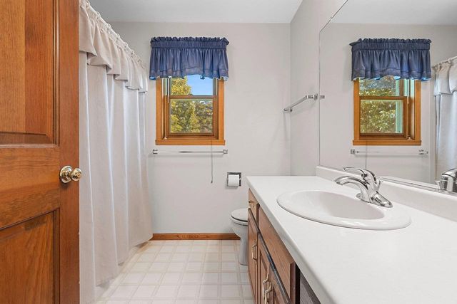 2055 LYNN DRIVE, Neenah, WI 54956