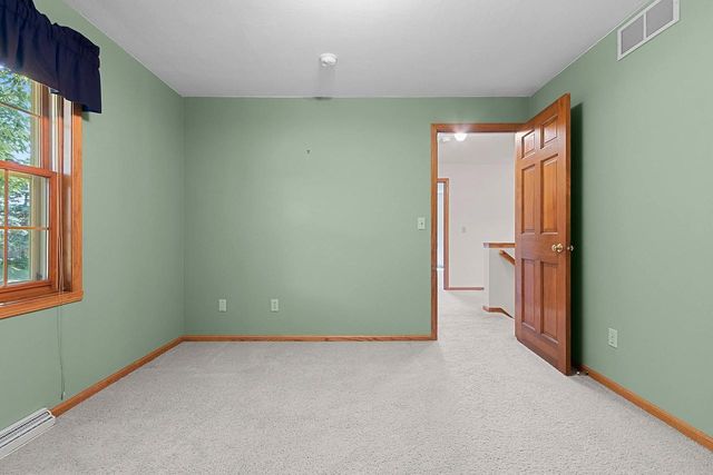 2055 LYNN DRIVE, Neenah, WI 54956