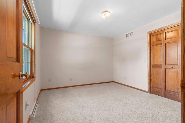 2055 LYNN DRIVE, Neenah, WI 54956