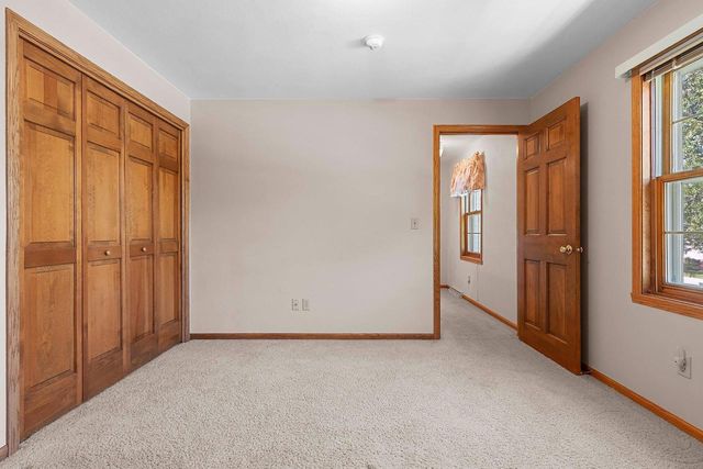 2055 LYNN DRIVE, Neenah, WI 54956