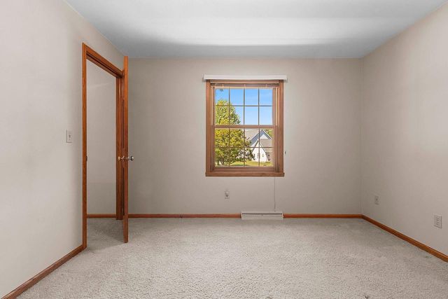 2055 LYNN DRIVE, Neenah, WI 54956