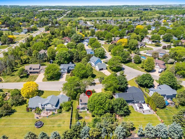 2055 LYNN DRIVE, Neenah, WI 54956