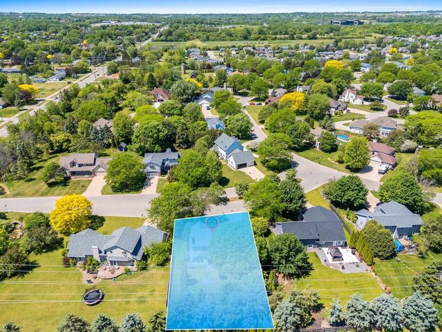 2055 LYNN DRIVE, Neenah, WI 54956
