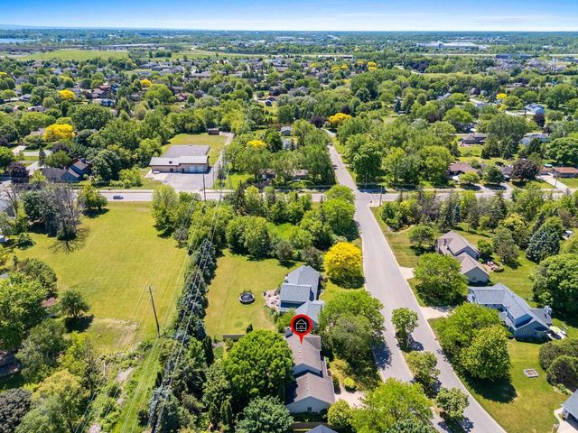 2055 LYNN DRIVE, Neenah, WI 54956