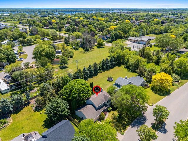 2055 LYNN DRIVE, Neenah, WI 54956