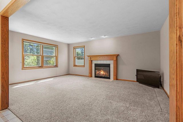 2055 LYNN DRIVE, Neenah, WI 54956