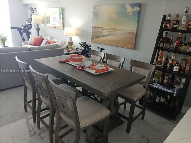 5099 NW 7th Street 303, Miami, FL 33126