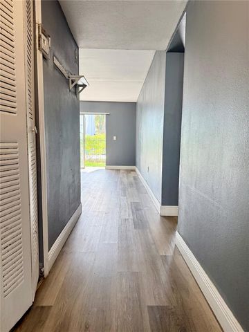 4153 S SEMORAN BOULEVARD 10, Orlando, FL 32822