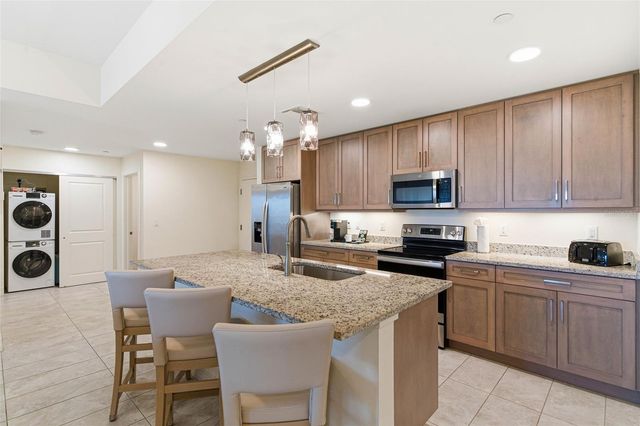 24 AVALON STREET 802, Clearwater, FL 33767