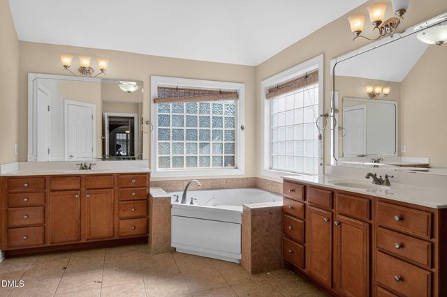 108 Shadow Oak Lane, Fayetteville, NC 28303