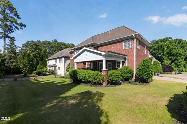 108 Shadow Oak Lane, Fayetteville, NC 28303