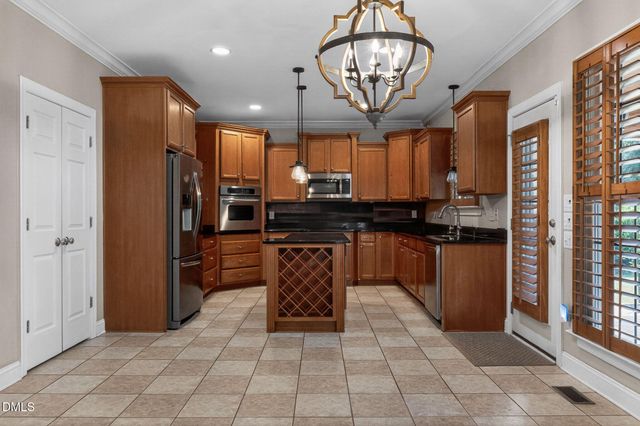108 Shadow Oak Lane, Fayetteville, NC 28303