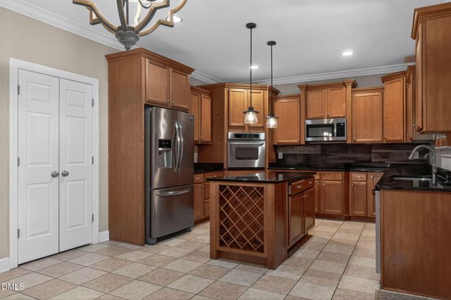108 Shadow Oak Lane, Fayetteville, NC 28303
