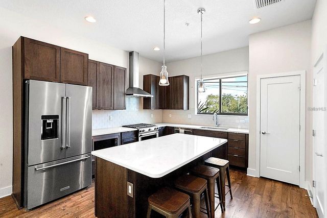 915 ARLINGTON AVENUE N, St Petersburg, FL 33705