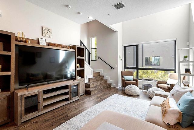 915 ARLINGTON AVENUE N, St Petersburg, FL 33705