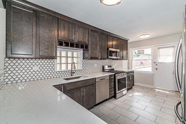 4207 Main Street 1, Skokie, IL 60076