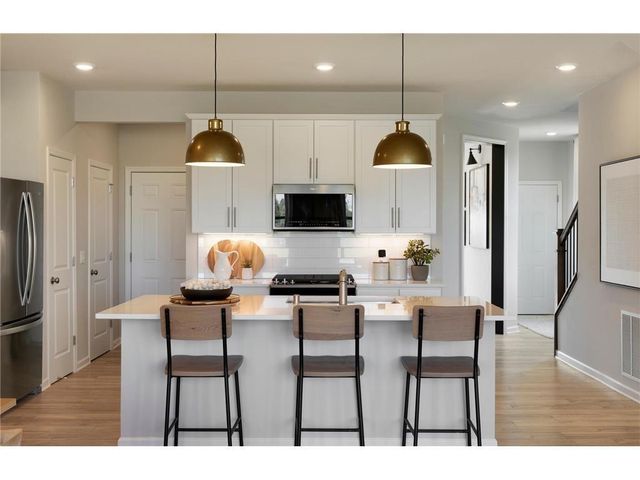 17968 Genoa Drive, Lakeville, MN 55044
